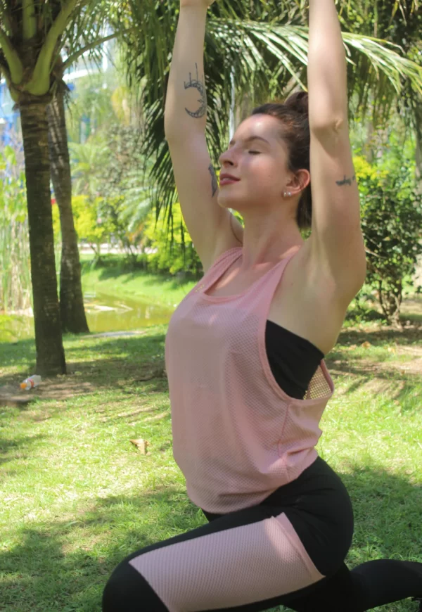 Calça Legging com Bolso em Tela Dry + Regata de Tela + Top Tomara que Caia Preto com Rosé Conjunto Fitness www.athenafitwear.com.br