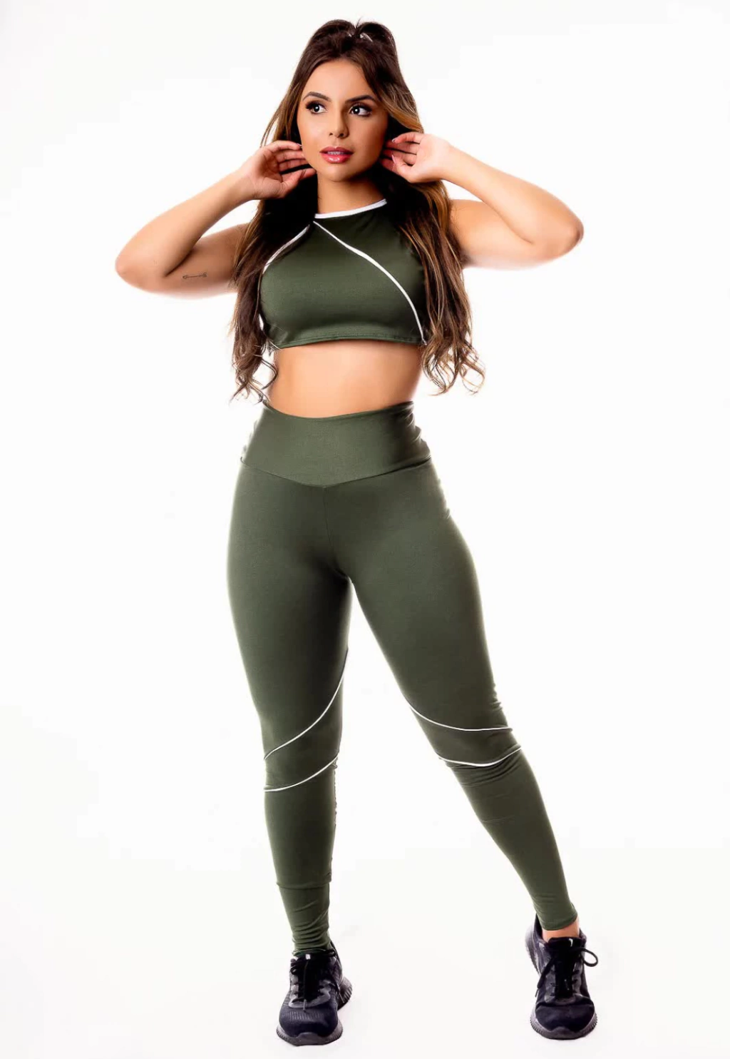 Feminino Calça Legging Verde Militar Cintura Alta e Cropped Gola Alta com Detalhes em Vivo Branco Academia Conjunto Fitness www.athenafitwear.com.br