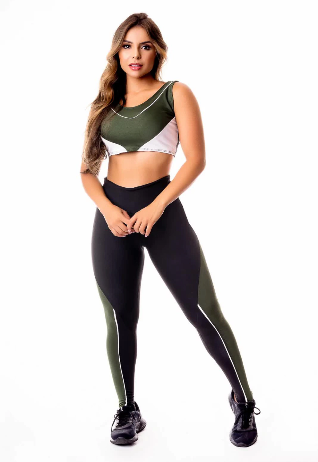 Conjunto Fitness Feminino Calça Legging Preta com Verde Militar e Vivo Branco Cintura Alta e Cropped Regata Academia www.athenafitwear.com.br