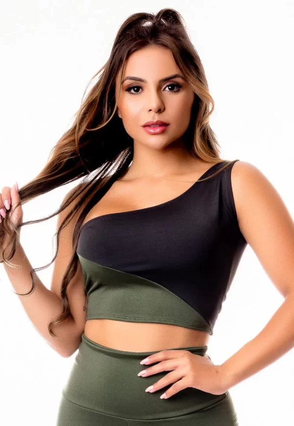 Top Cropped Fitness Verde Militar com Preto Um Ombro Só Academia www.athenafitwear.com.br