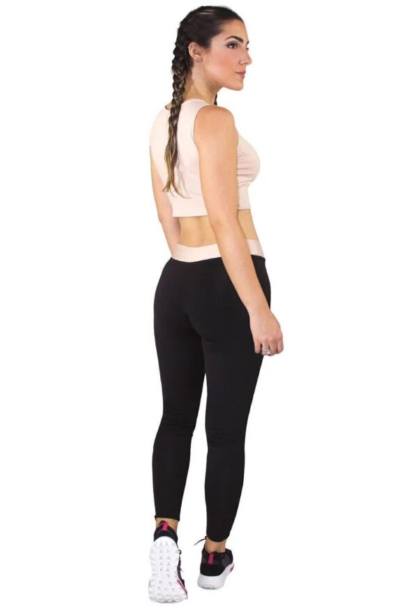 Cropped Chocolate + Calça Fitness Preto Com Detalhe Chocolate Conjunto Fitness www.athenafitwear.com.br