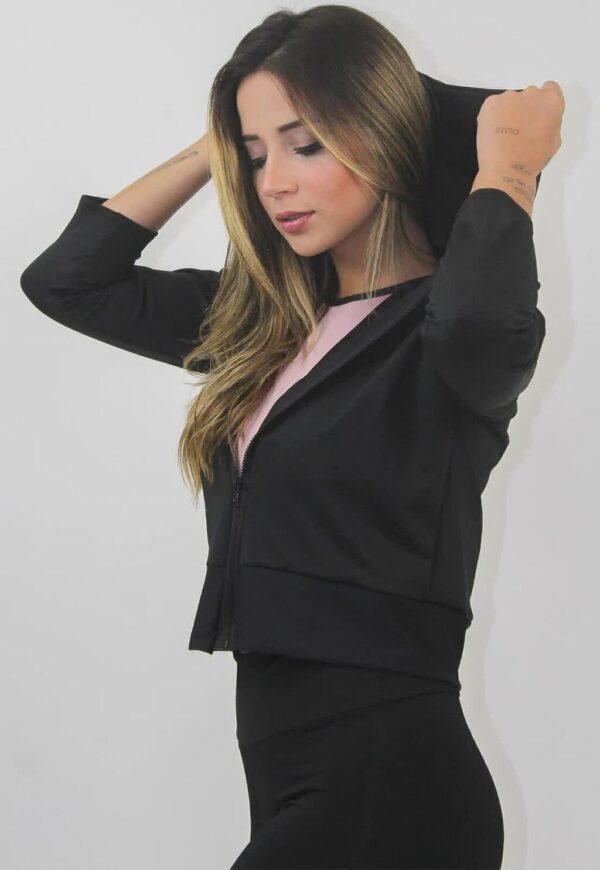 Casaco Preto Capuz Fitness Feminino www.athenafitwear.com.br