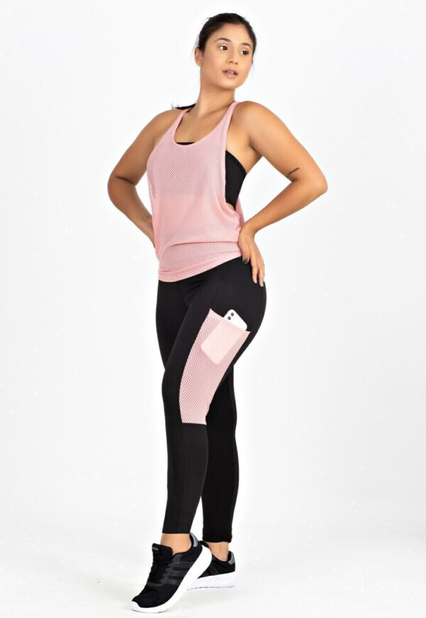 Calça Legging com Bolso em Tela Dry + Regata de Tela + Top Tomara que Caia Preto com Rosé Conjunto Fitness www.athenafitwear.com.br
