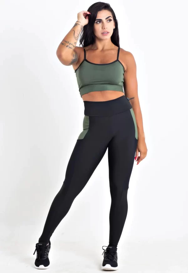 Calça Legging Preta com Verde Militar e Cropped Alcinha Conjunto Fitness www.athenafitwear.com.br