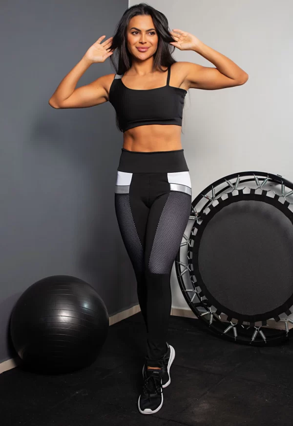 Calça Legging com Bolso de Tela + Cropped Preto com Elásticos Conjunto Fitness www.athenafitwear.com.br